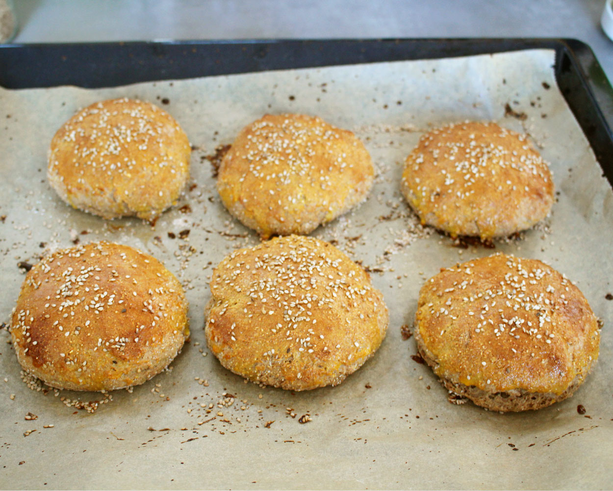 Vollkorn Burgerbrötchen - amerikanische Buns
