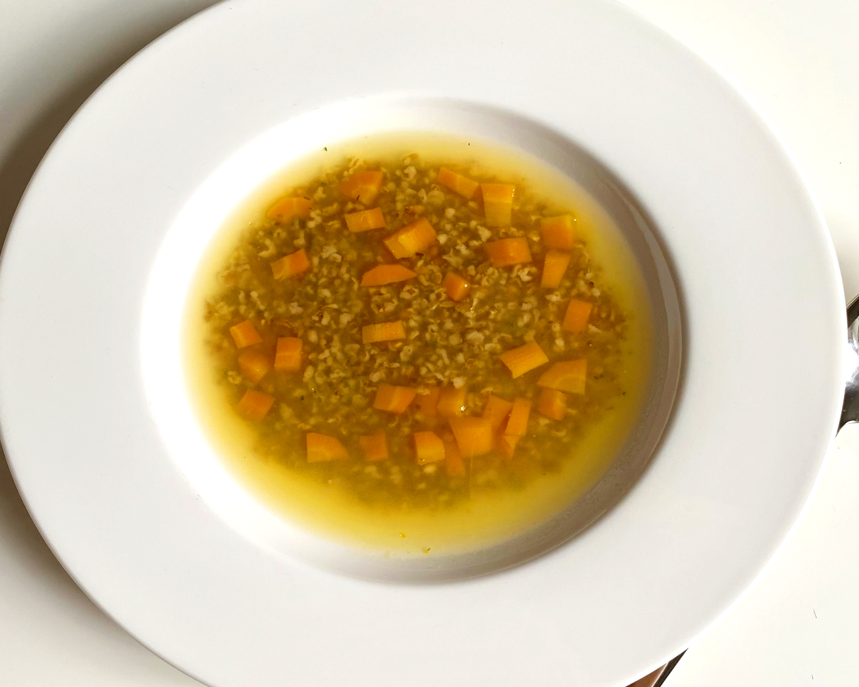 Wohlfühlsuppe mit geröstetem Einkorn